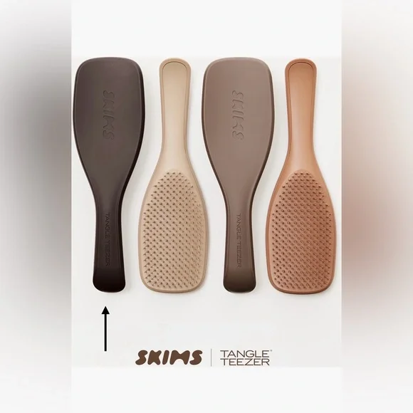SKIMS Tangle Teaser The Ultimate Detangler Hair Brush - Picture 9 of 10